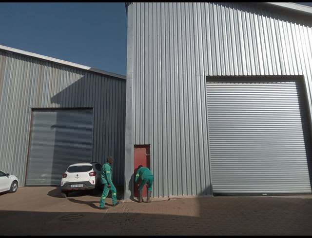 513M² BUILDING TO LET IN APEX